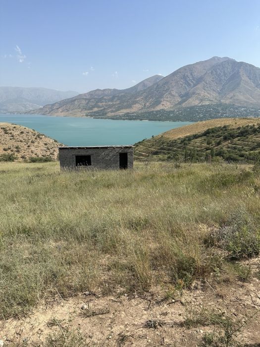 Продается земля для дачи, которая находится в Юсупхона на первой линии