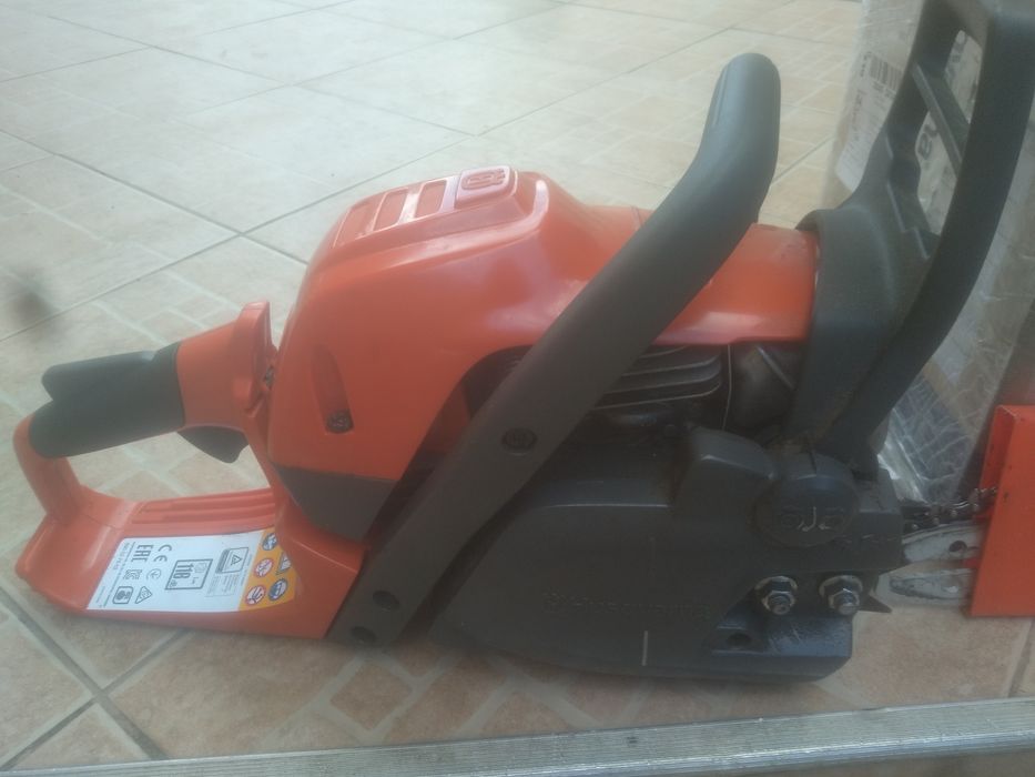 Motoferastrau/Drujba Husqvarna