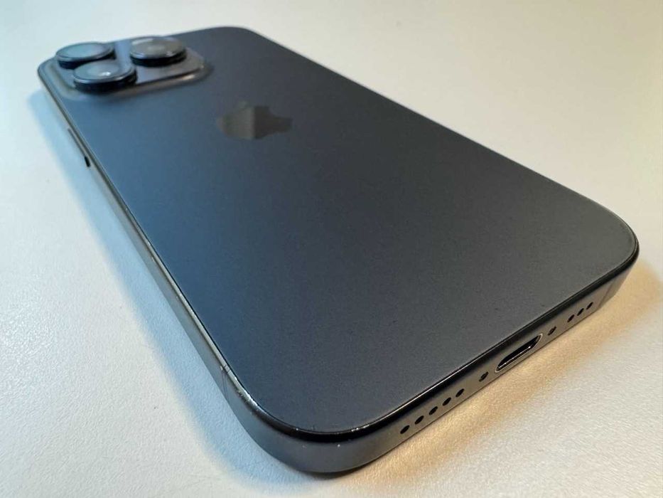  Apple / iPhone 15 Pro 128 Gb / Blue Titanium