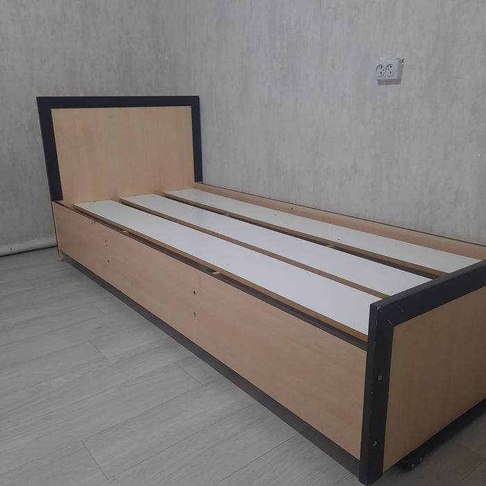 Продам односпальную кровать