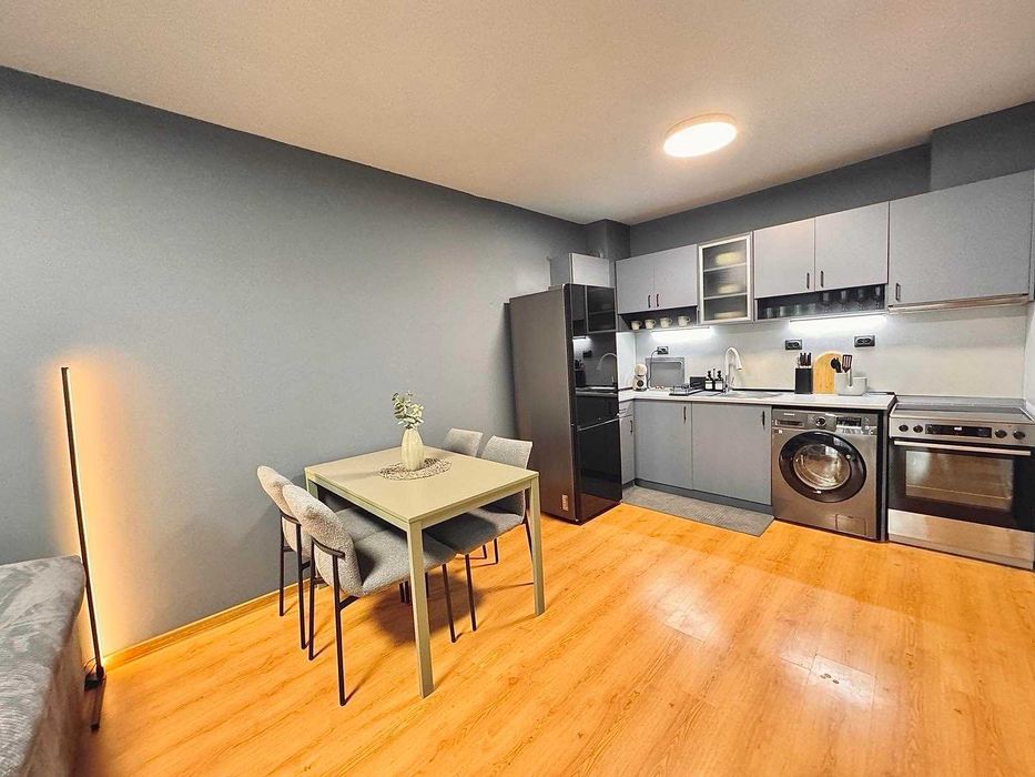 Дава се под наем Тристаен апартамент в Бургас, Възраждане - 75 кв.м за 714 € - Снимка #1