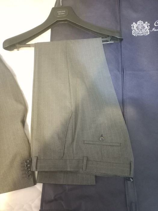 Продам костюм новый