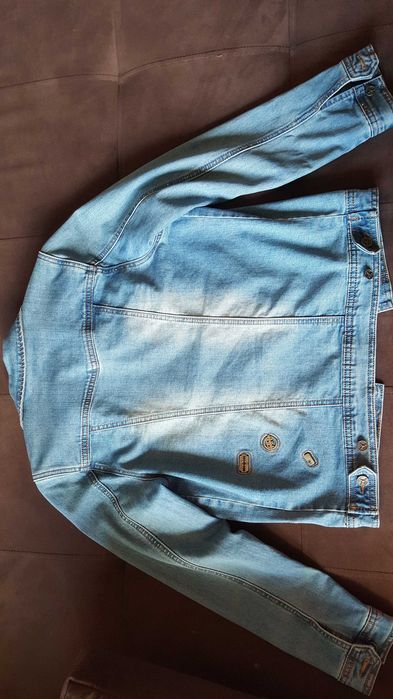 джинсовая куртка очень модная