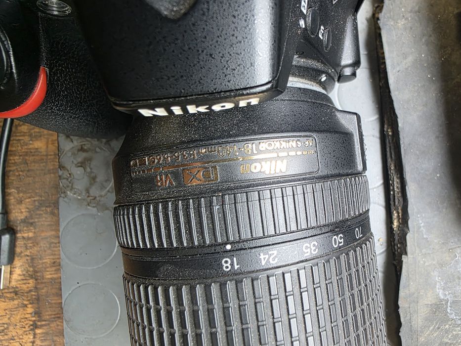 Nikon D5600 + 18–140mm VR + 50mm f/1.8 – комплект в отлично състояние