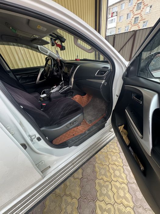 Mitsubishi паджеро спорт