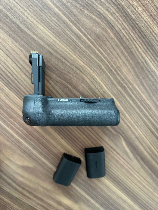 Батарейный блок Canon BG-E21