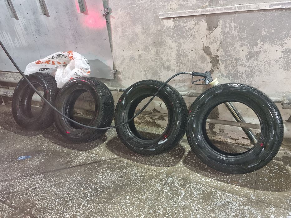 Зимние шины PIRELLI липучки 235/65/18