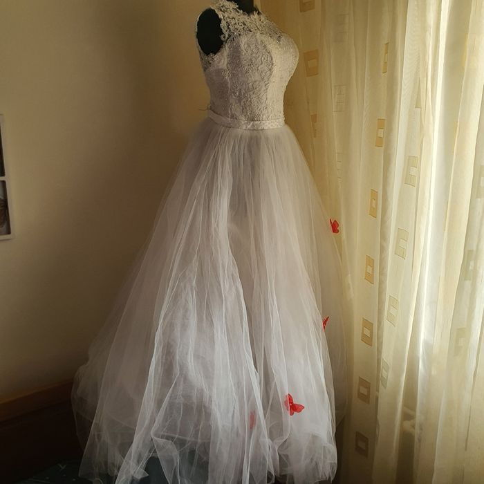 Rochie de mireasa cu crinolina ieftina