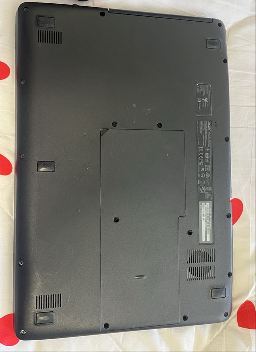 Acer aspire ES1-572