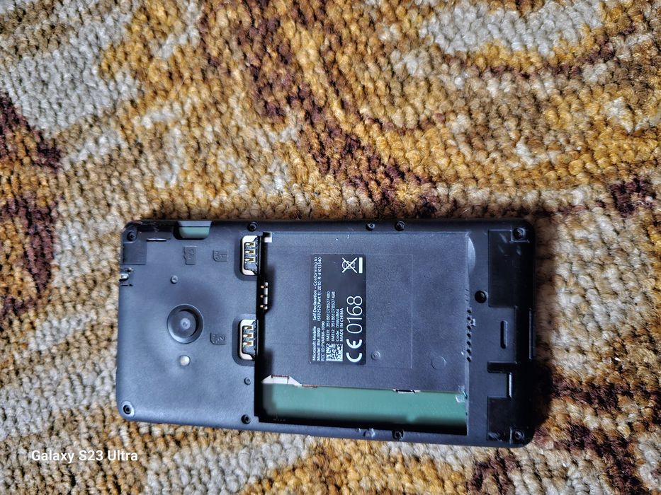 Продавам лот от стари телефони