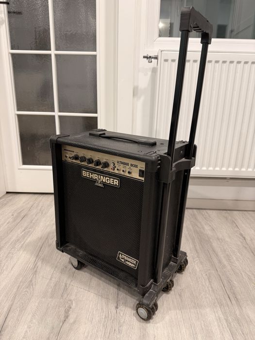 Amplificator chitara bas Behringer Ultrabass BX300