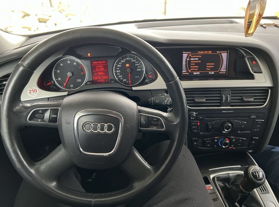 AUDI A4 Avant 2011 — imagine 5