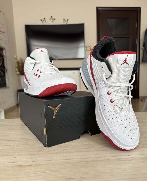 Оригинални Nike Jordan Max Aura 5