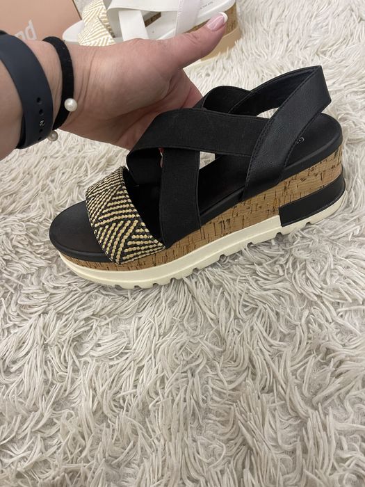 Два чифта сандали размер 38