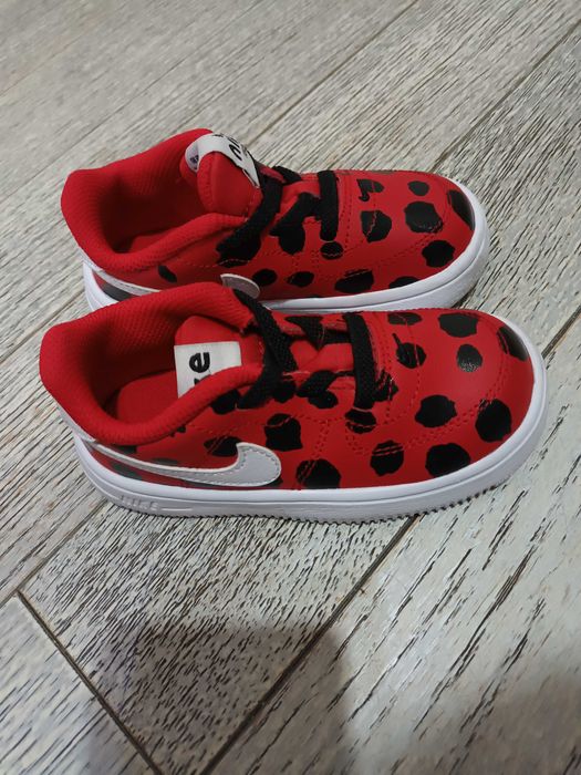 Adidasi nike  nr 24