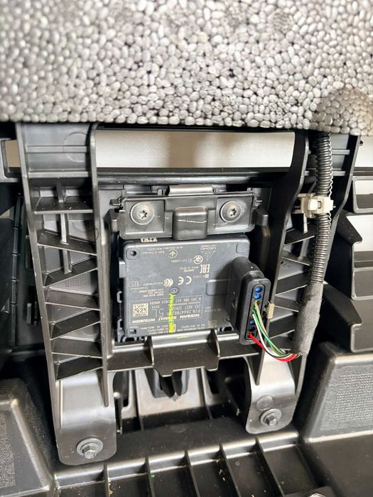 Bara fata Renault Captur 2024+ noua originala Renault completa cu toate accesoriile