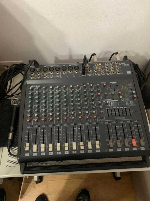 VAND 2 Boxe Yamaha 250w + 2 bass-i 350W + Mixer profesional Yamaha
