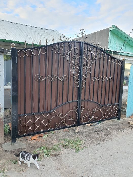 Ворота . Заборы . Навесы . Двери