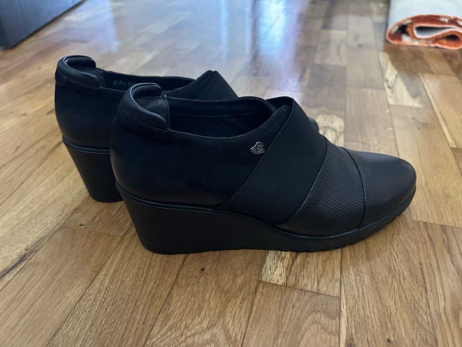 Дамски обувки от естествена кожа