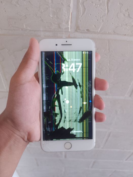 Продаю айфон 8 plus