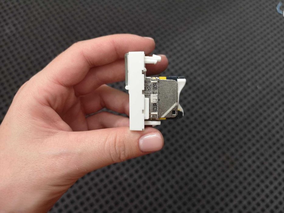 Module priză rețea RJ45 Legrand Cat6A STP (ecranate) simple, PoE