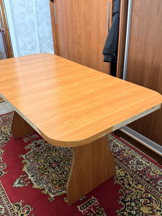 Стол для кухни продается