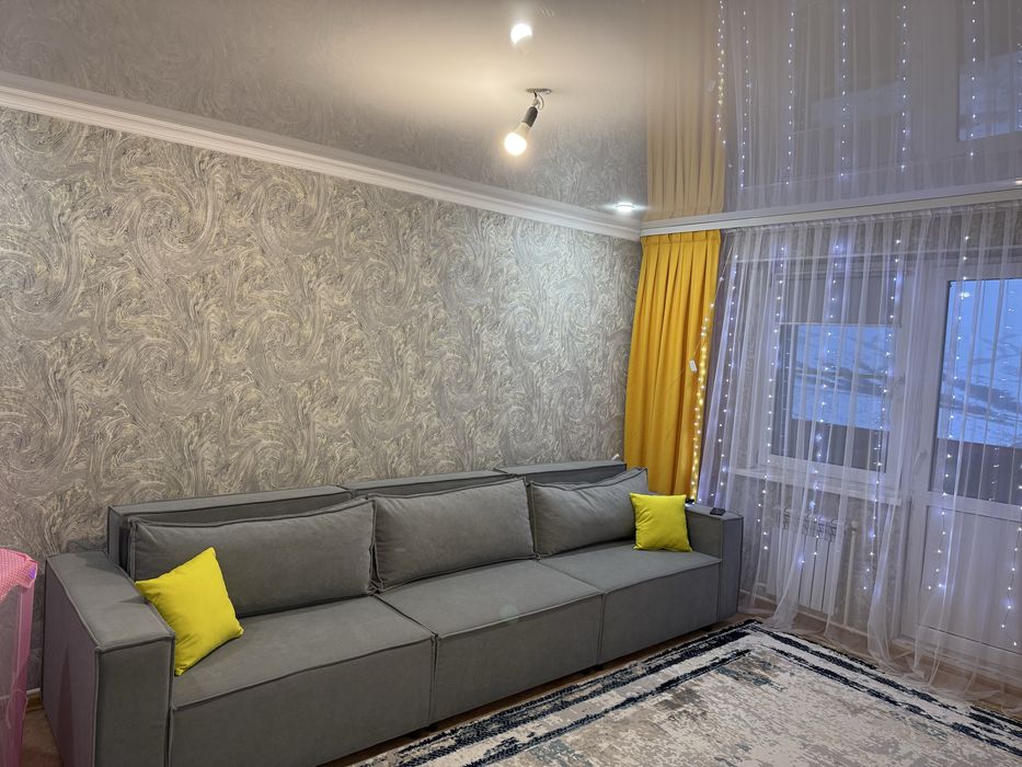 Продам диван в отличном состояние