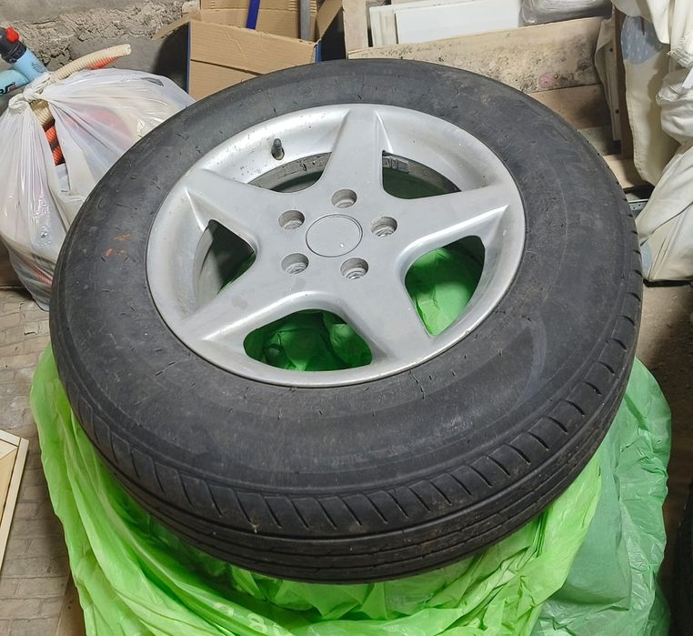 Продам комплект резины