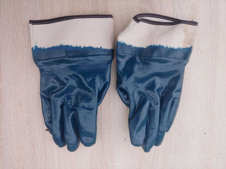 Продам перчатки разные