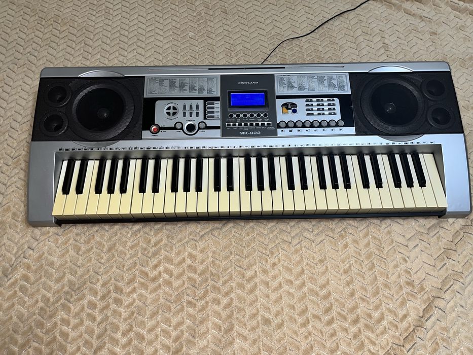 Срочно продается Синтезатор cortland MK-922