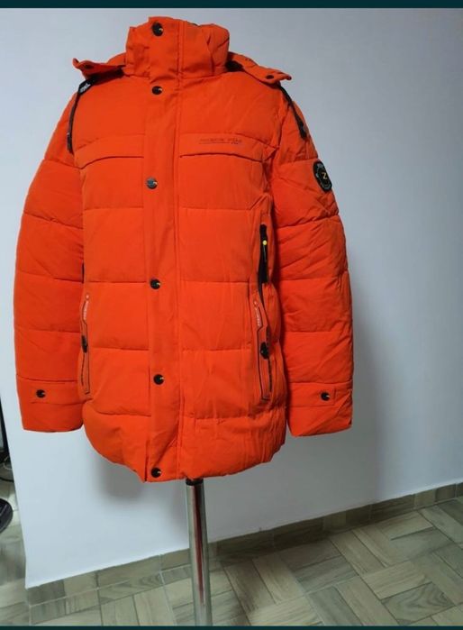 Geaca calduroasa, rezistentă la vânt, ploaie,structură lana high-tech