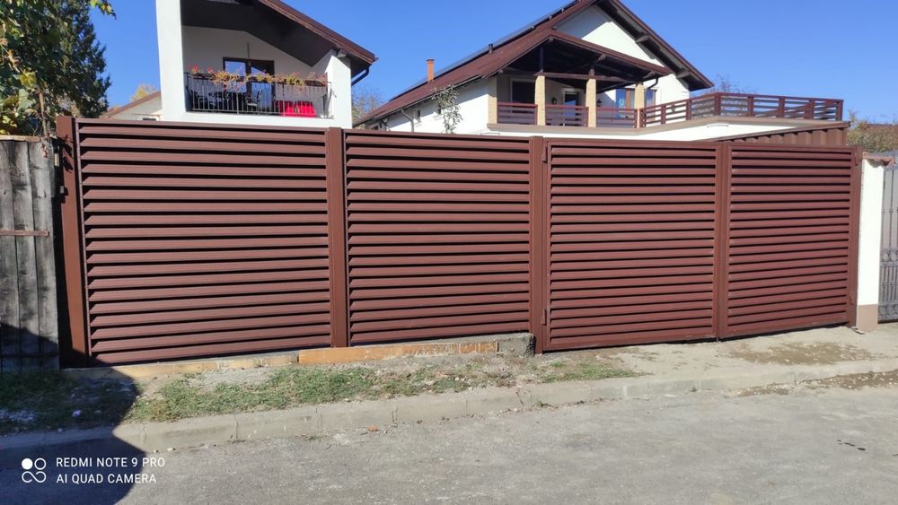 Porţi și Panouri Gard Tip-Jaluzea sau Vertical cu sau fără montaj.