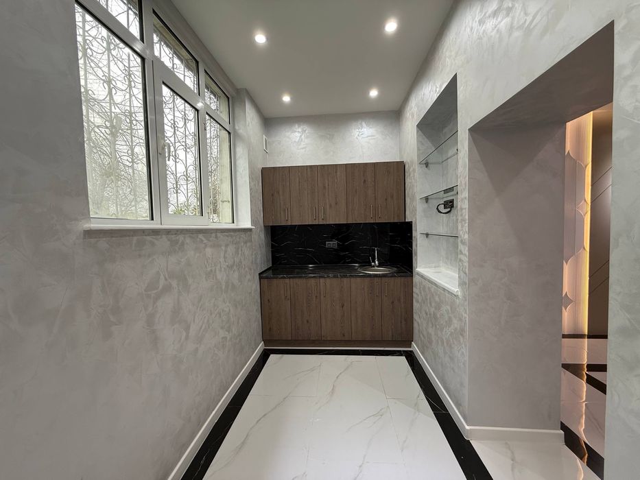 Сдаётся 110м² — первая линия, FLORYA, BON кафе, 2900 Стадион  Старт