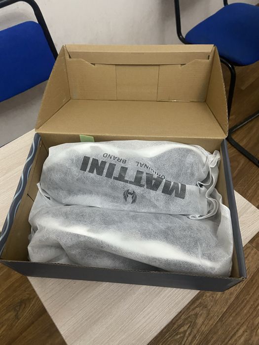 Кроссовки летние новые