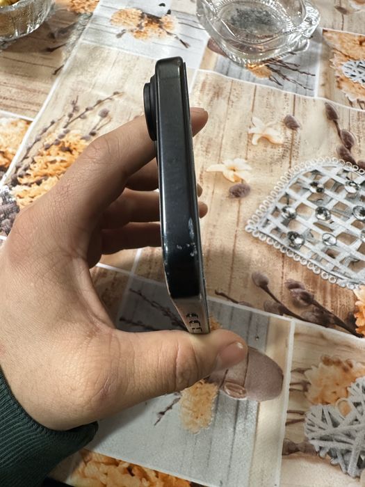 продавам iphone 14pro /iphone 16 забележки