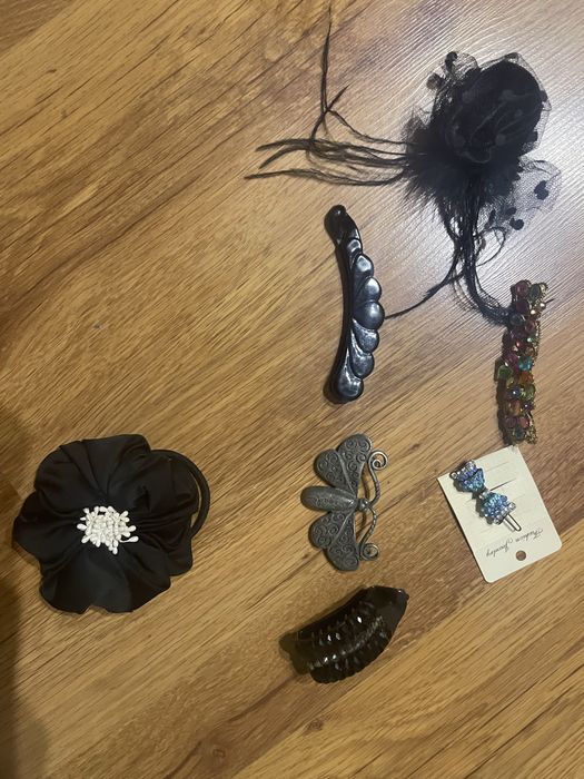 Лот от гривни или аксесоари за коса