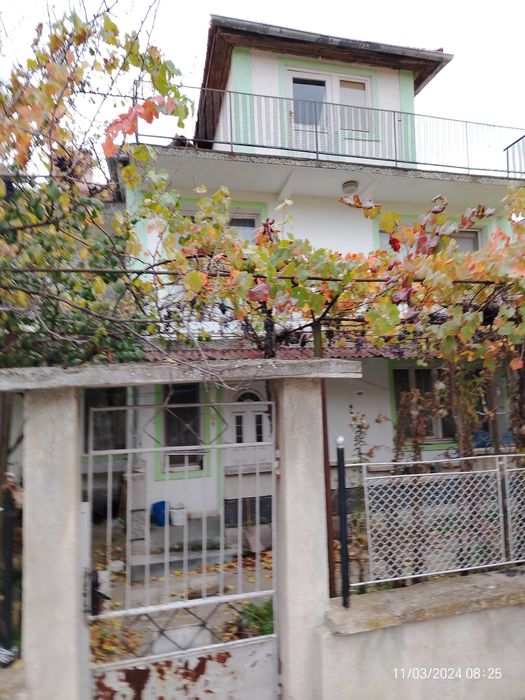 Продава се Къща в Ямбол, Граф Игнатиев - 215 кв.м за 238 €/кв.м - Снимка #1