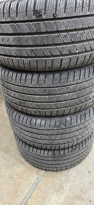 22г. 245 40 18 гуми Vredestein Quatrac pro dot.4822