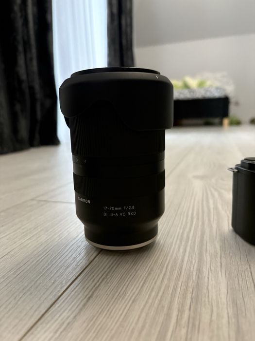 Sony zv e10 Mirroless + Tamron 17-70