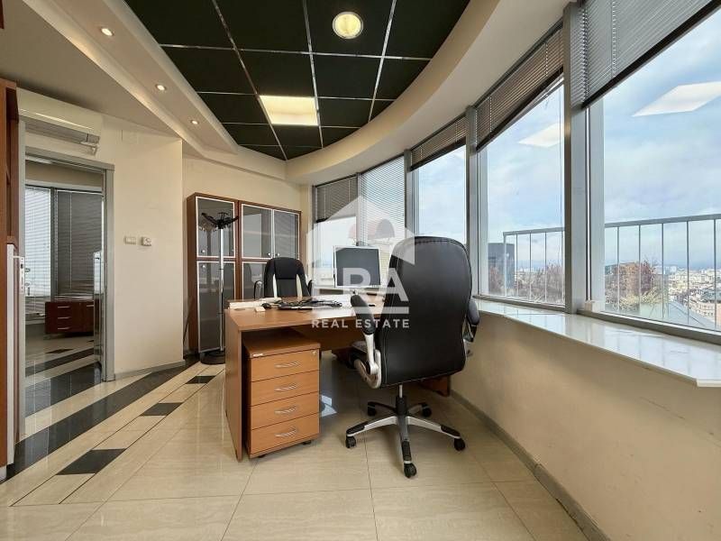 Дава се под наем Офис в София, Лозенец - 630 кв.м за 9456 € - Снимка #5