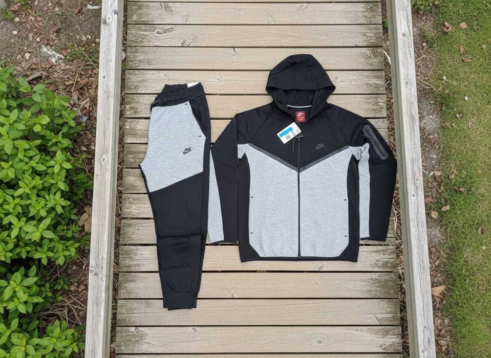 Trening Nike TECH Fleece Negru Gri - Set Complet