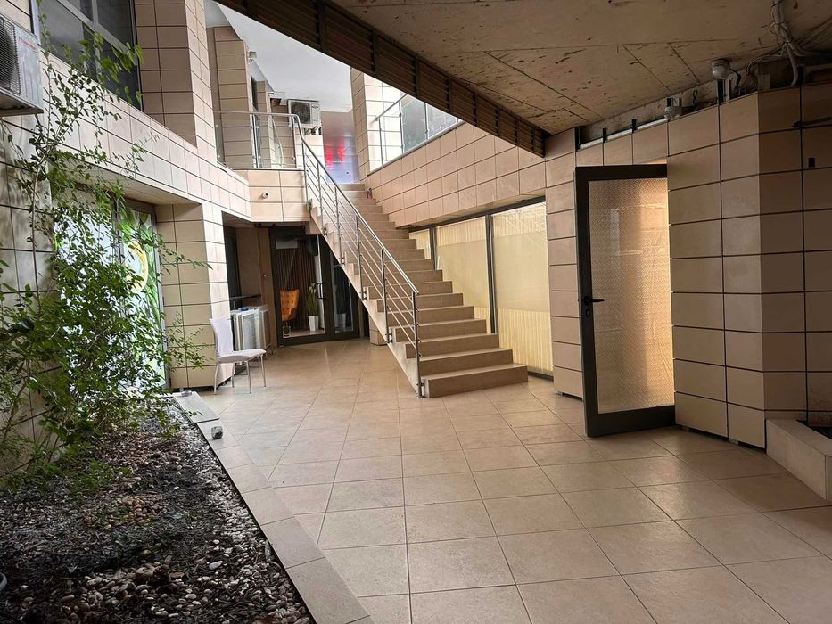 Продава се Магазин в Варна, Център - 26 кв.м за 2116 €/кв.м - Снимка #15