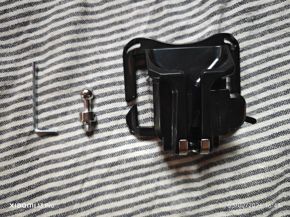 Suport camera pt legat la curea. Quick release.