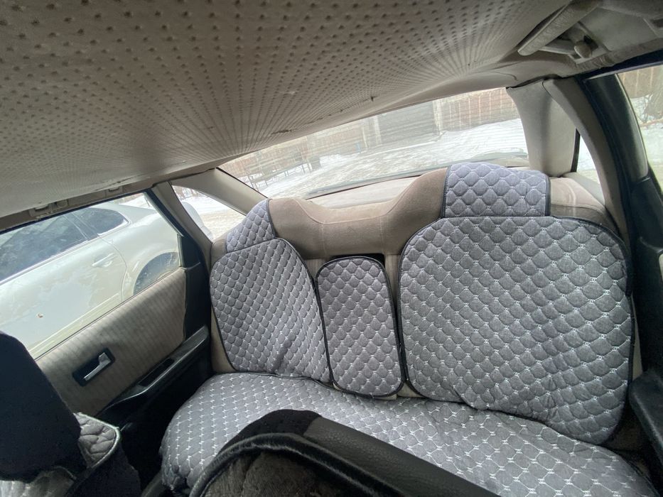 Автомобиль ауди 80