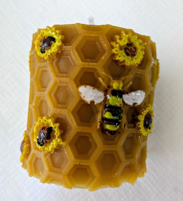 Ръчно изработени восъчни свещи. 100% чист пчелен восък. Ръчно рисувани