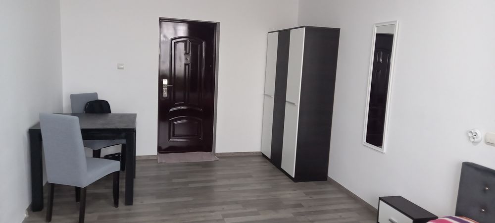 Garsoniera de închiriat