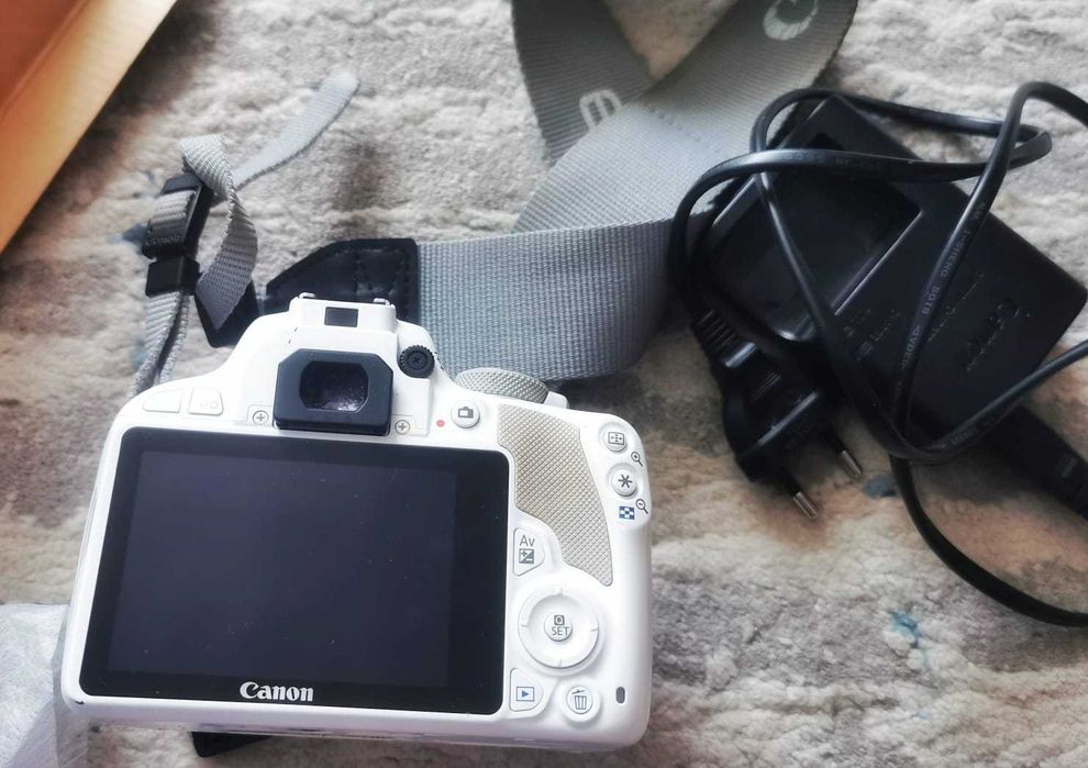Canon EOS 100D Alb - editie de colecție - set complet