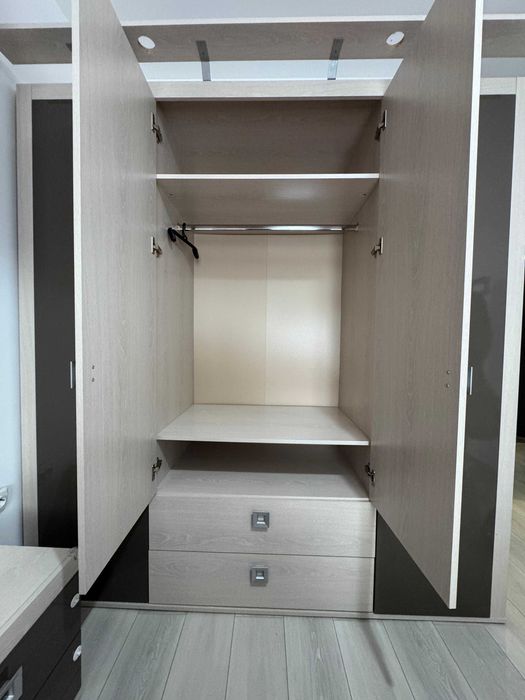 Mobilier dormitor Lems Domino Havana cu șifonier cu 4 uși