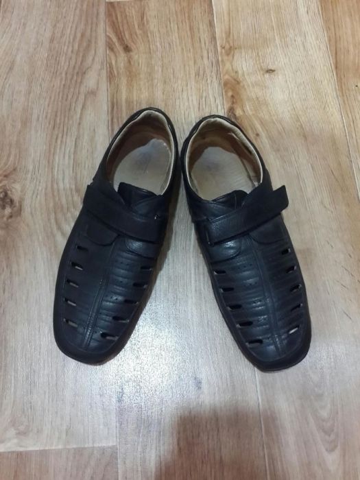 Продаются кожаные мужские туфли.