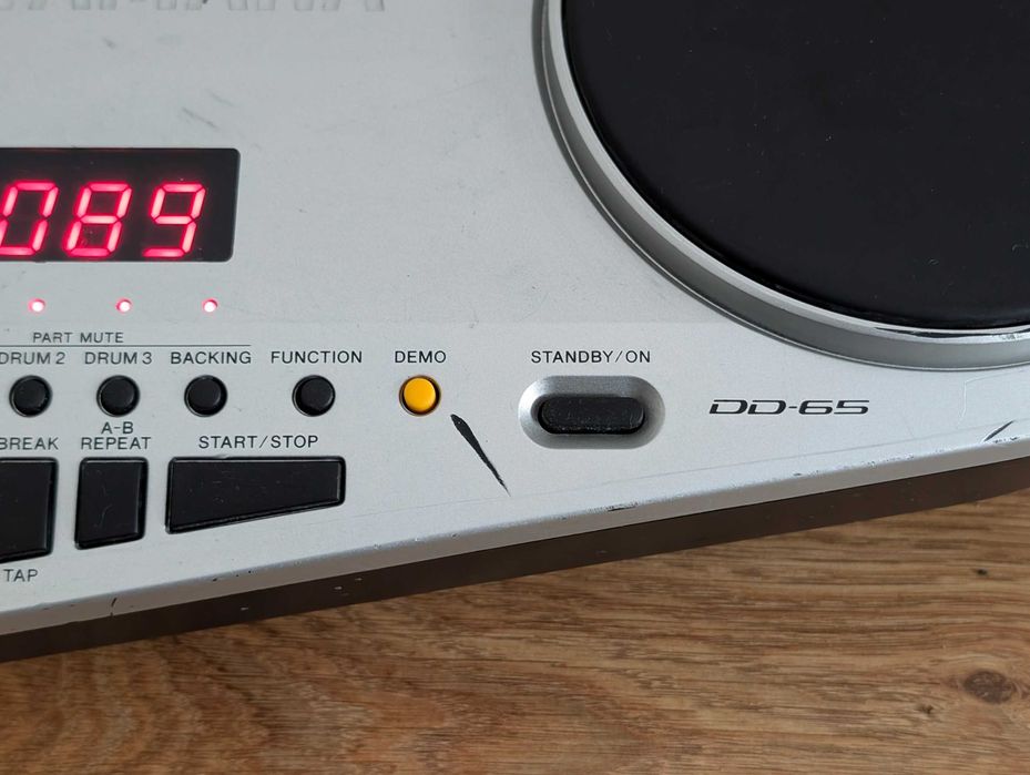 Tobe Yamaha DD65 - Digital Drums , 450 LEi (8-pad digital drum system)